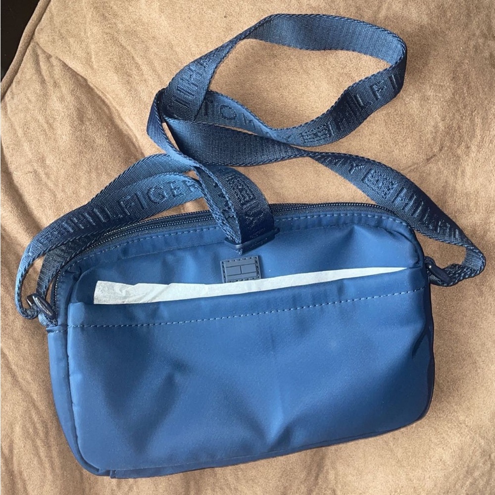 navy tommy hilfiger cross body bag